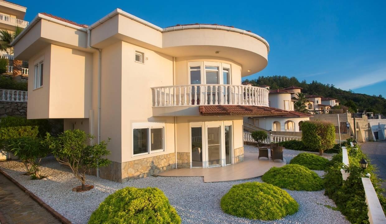 3+1/180m² Villa For Sale in Kargıcak